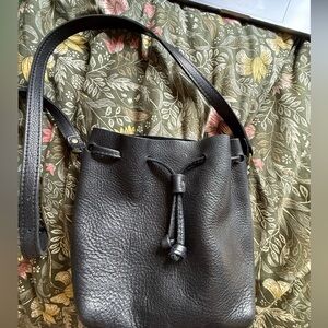Portland Leather Bucket Black Leather Women's Bag